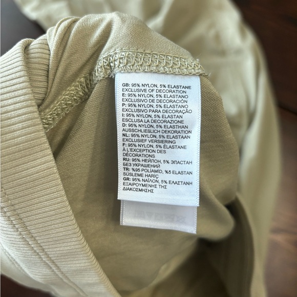 The North Face Pants Beige Ruched Hiking Casual Outdoor Cropped Capris Womens XL - Picture 4 of 11